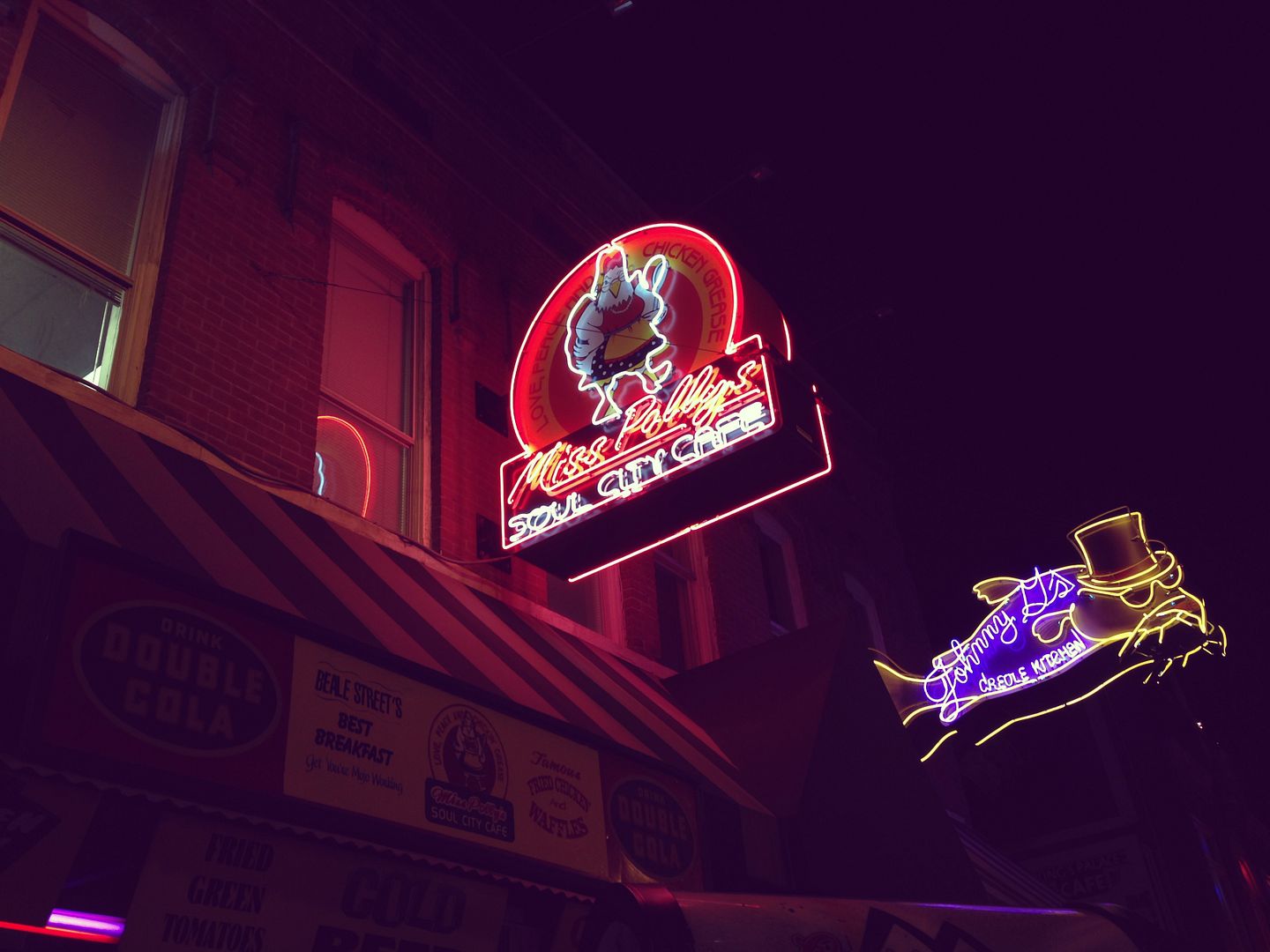 Miss Polly's Beale Street // Ten Feet Off Beale http://www.tenfeetoffbeale.com