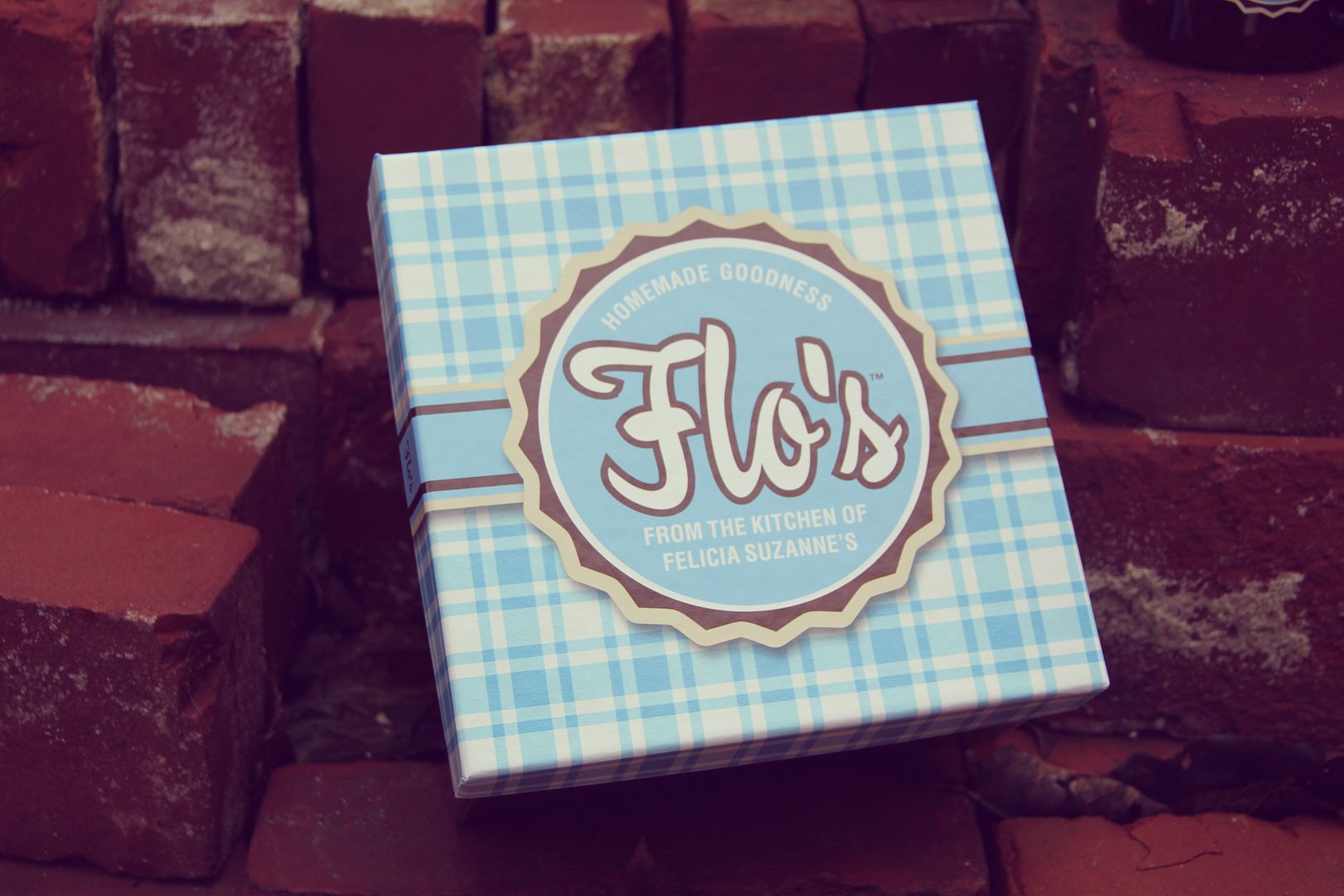 Flo's Gift Box - Felicia Suzanne's // Ten Feet Off Beale http://www.tenfeetoffbeale.com