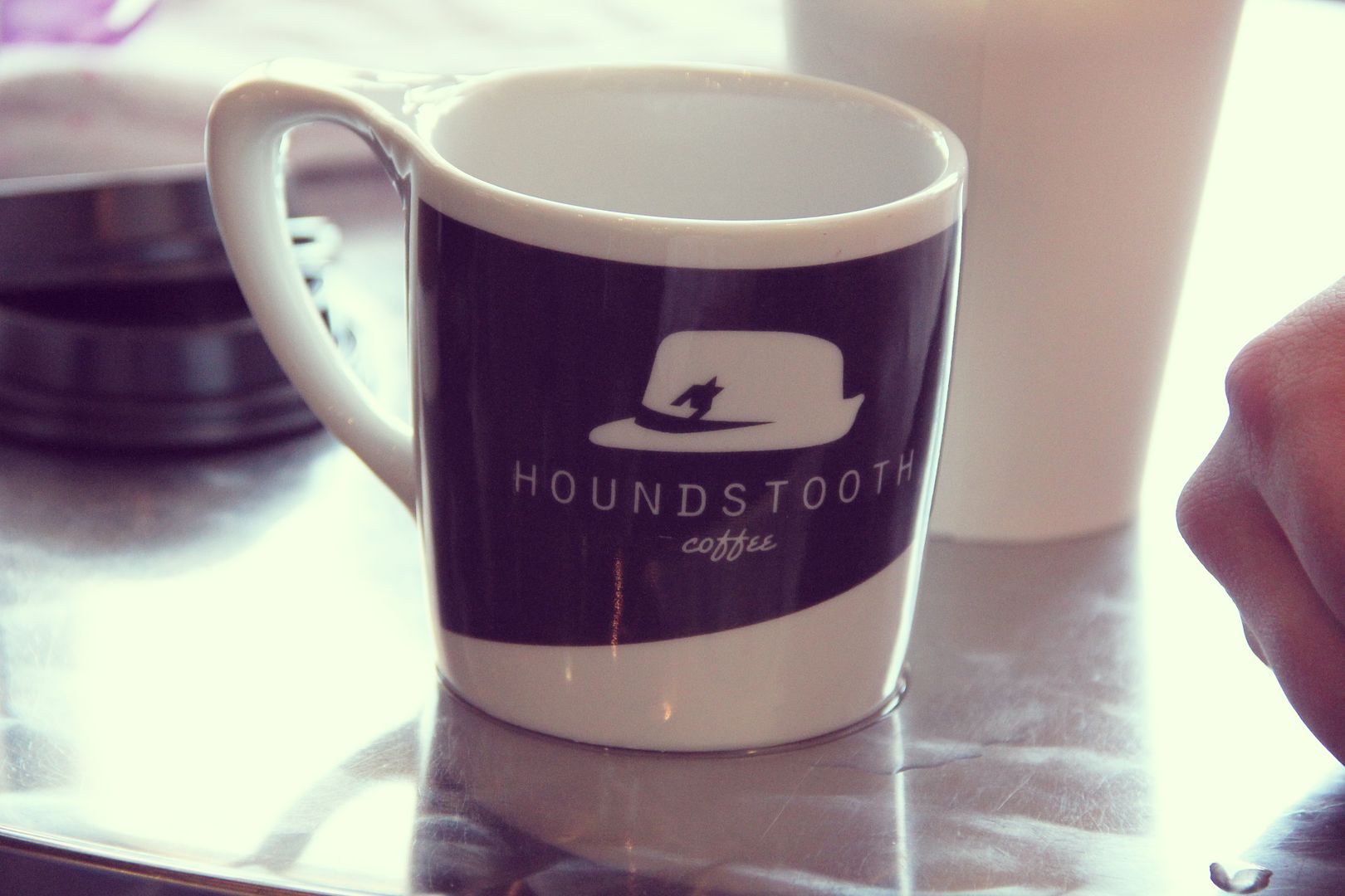 houndstooth coffee austin, texas // ten feet off beale http://www.tenfeetoffbeale.com