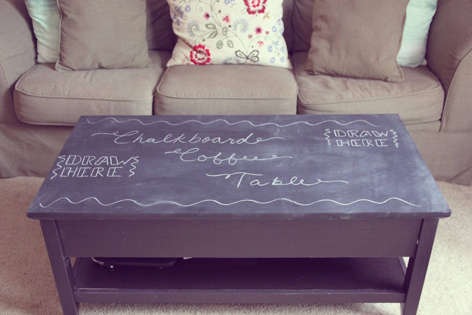 Coffee Table Makeover: After // http://www.tenfeetoffbeale.com