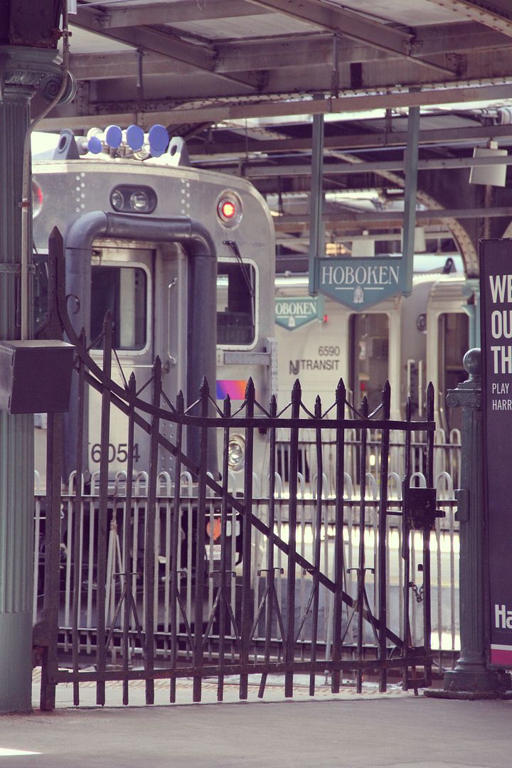 Hoboken New Jersey Train Station // Ten Feet Off Beale http://www.tenfeetoffbeale.com