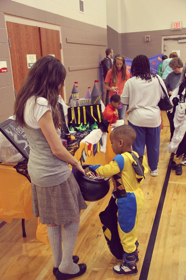 Harry Potter Trunk or Treat // Ten Feet Off Beale http://www.tenfeetoffbeale.com