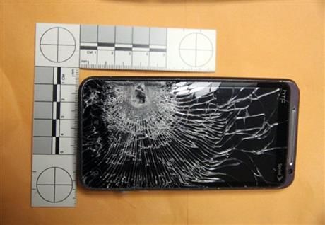 celular detiene una bala